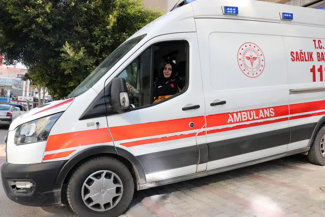 Antalya'nın Saniyelerle Yarışan Kadın Ambulans Şoförleri 6